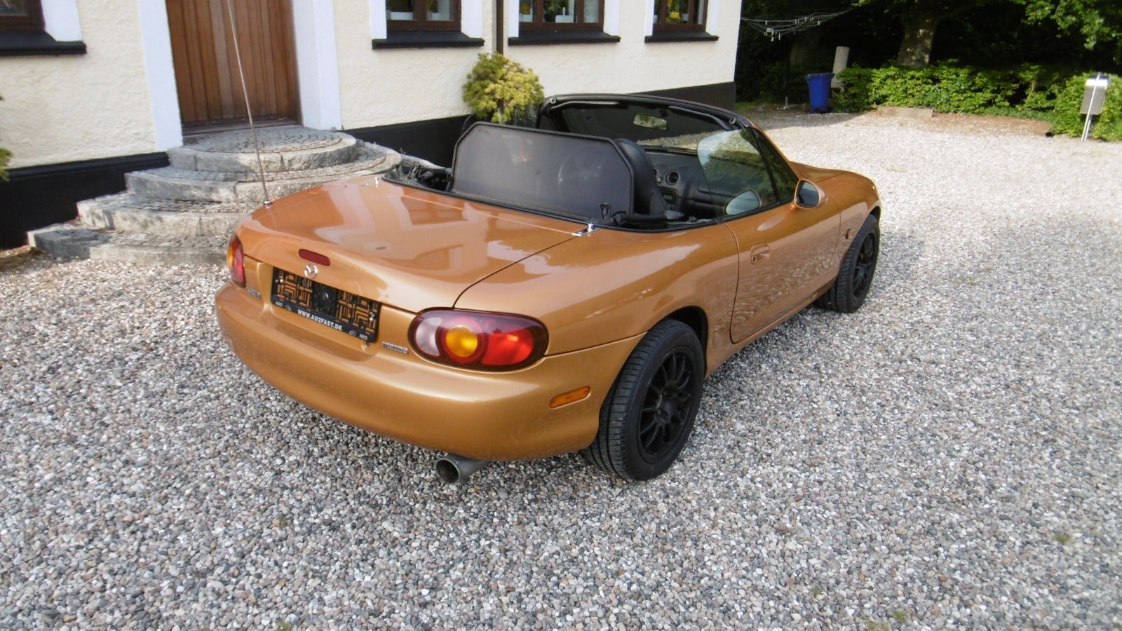 Gul Mazda MX-5 fra 1998
