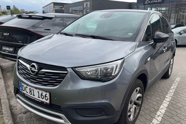 Grå Opel Crossland X fra 2019