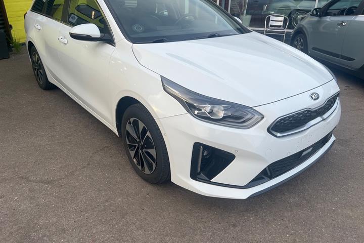 Hvid Kia Ceed fra 2021
