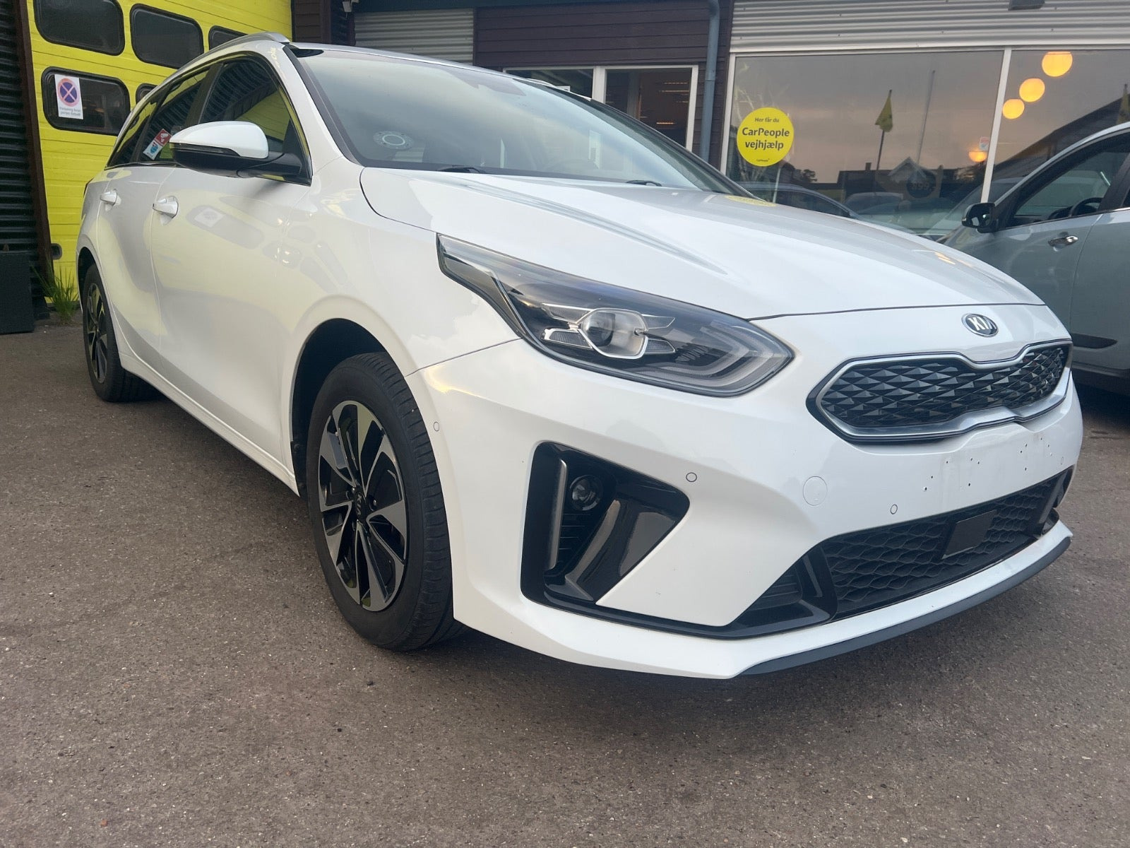 Hvid Kia Ceed fra 2021
