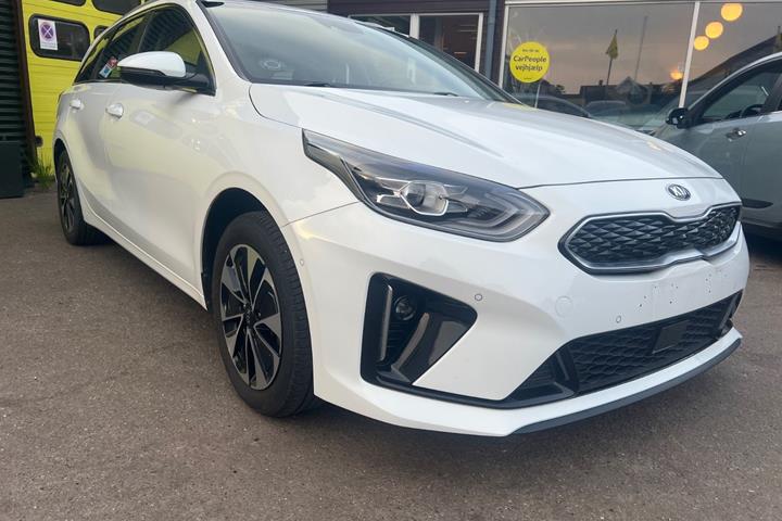 Hvid Kia Ceed fra 2021