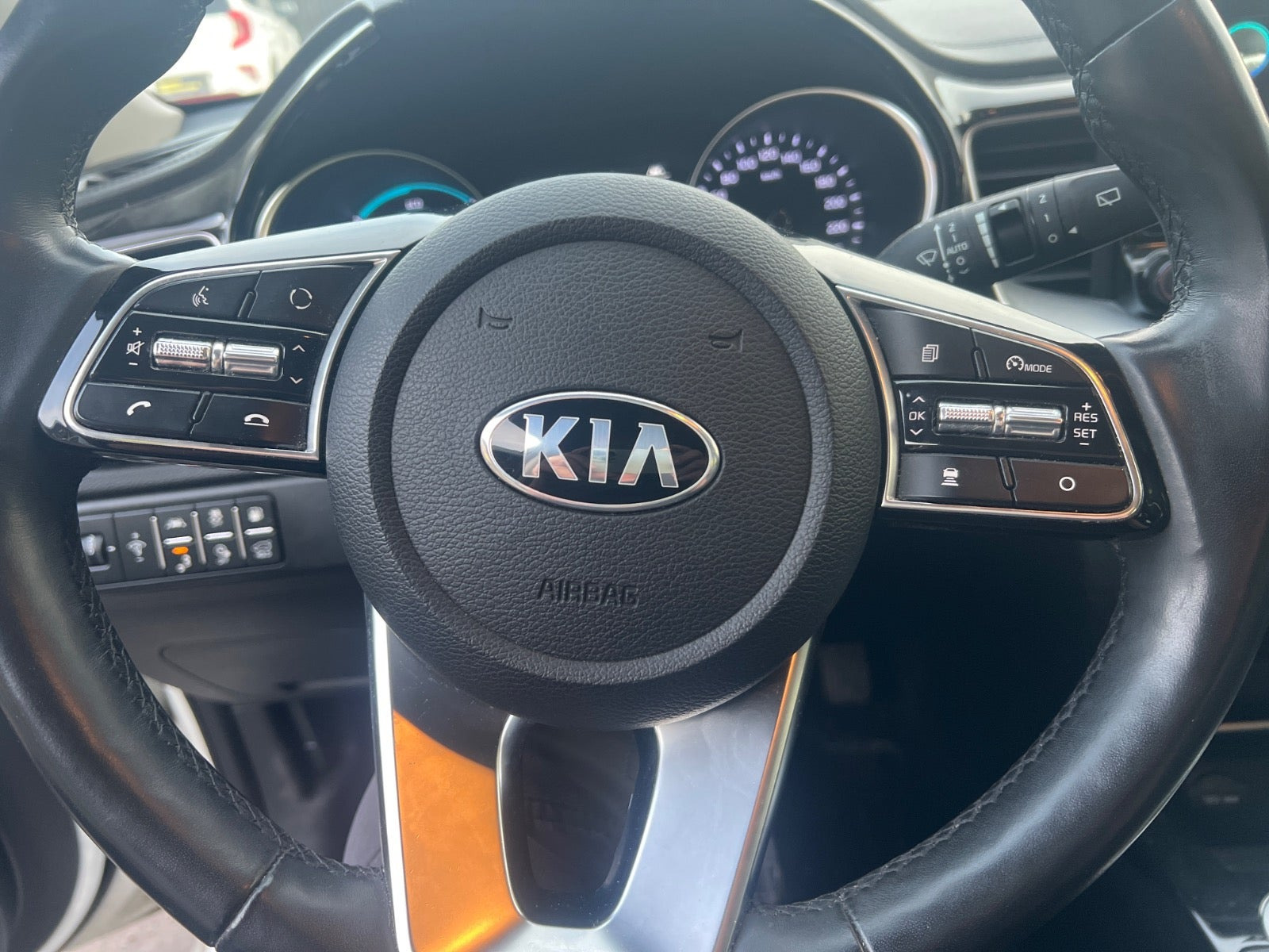 Hvid Kia Ceed fra 2021