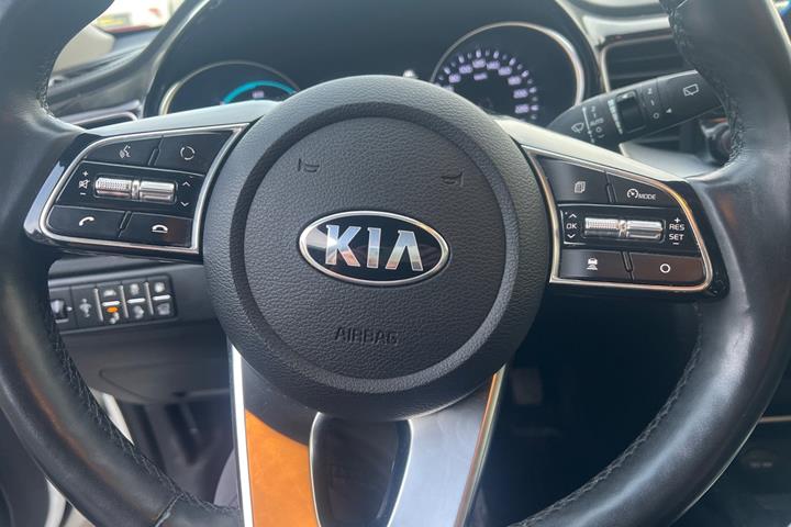 Hvid Kia Ceed fra 2021
