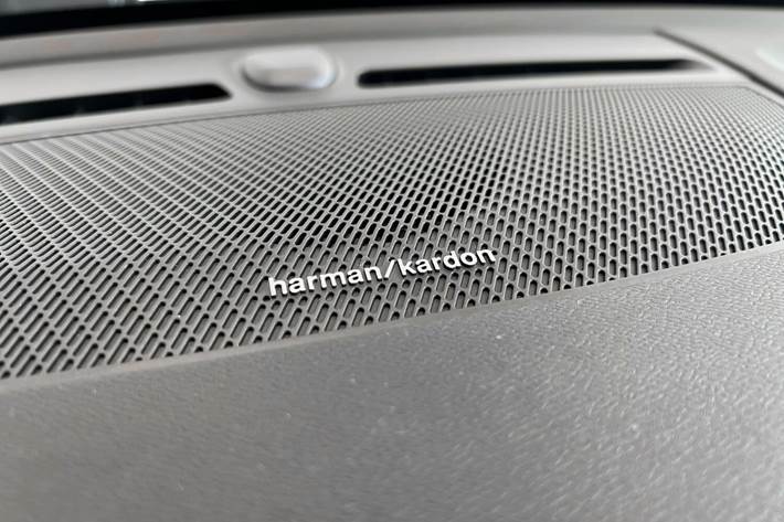 Grå Volvo EX40 fra 2025