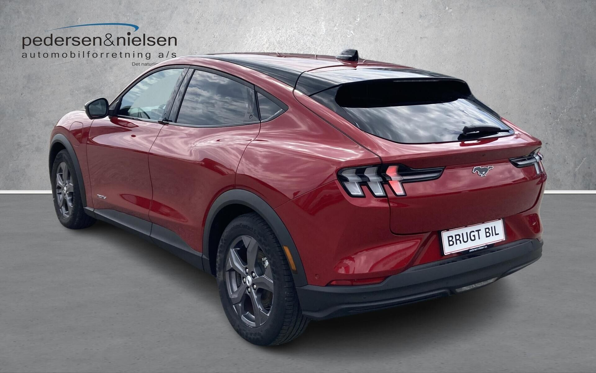Rød Ford Mustang Mach-E fra 2024