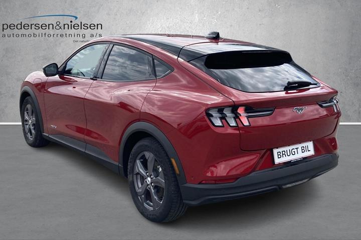Rød Ford Mustang Mach-E fra 2024