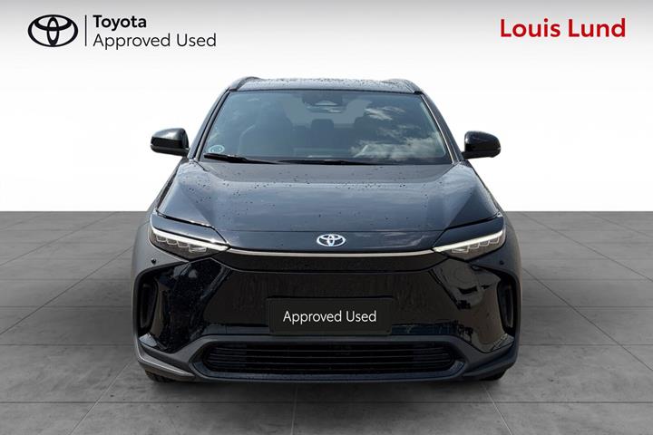 Sort Toyota BZ4X fra 2024