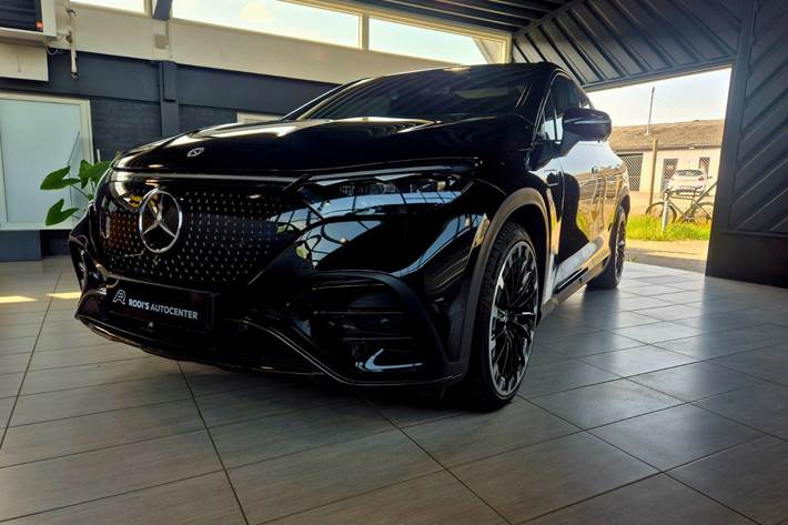 Sort Mercedes EQE350 SUV fra 2023