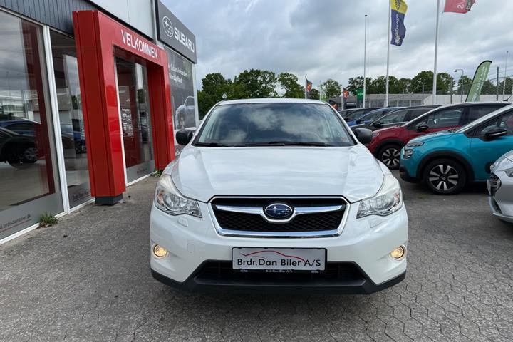 Hvid Subaru XV fra 2015