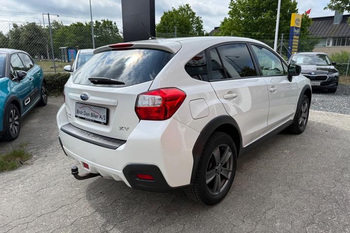 Hvid Subaru XV fra 2015