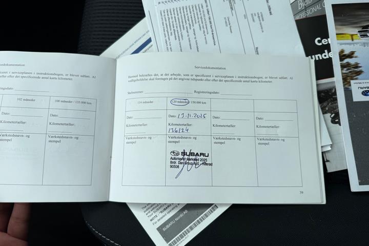 Hvid Subaru XV fra 2015