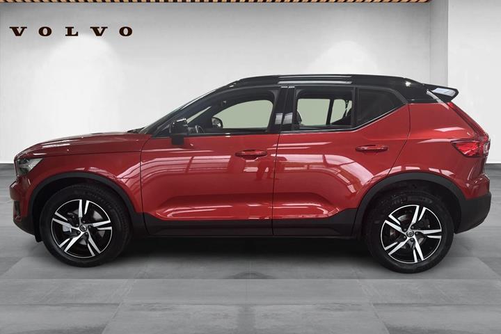 Rød Volvo XC40 fra 2021