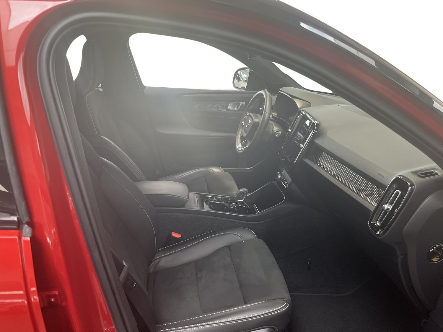 Rød Volvo XC40 fra 2021