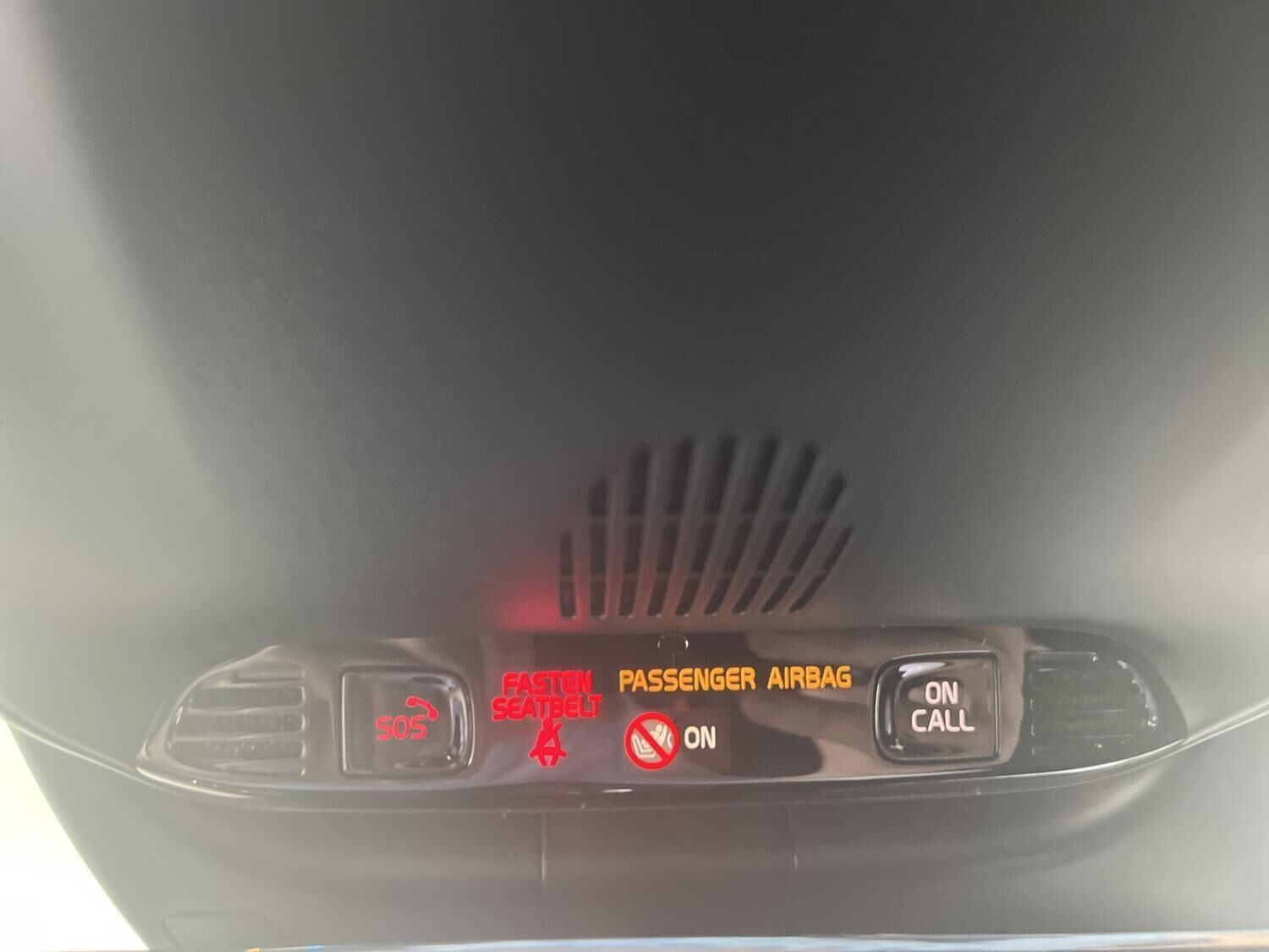 Rød Volvo XC40 fra 2021