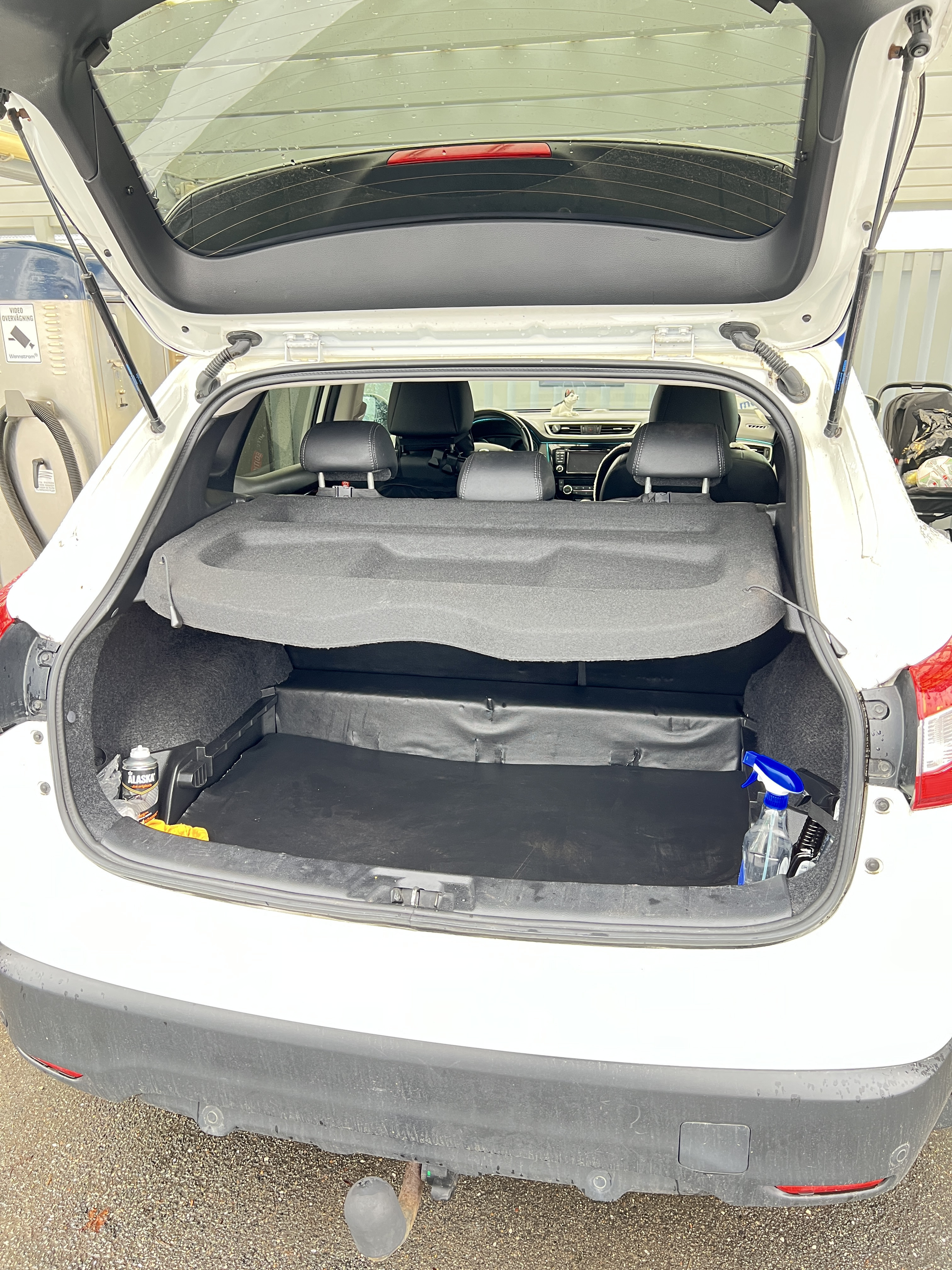 Hvid Nissan Qashqai fra 2016