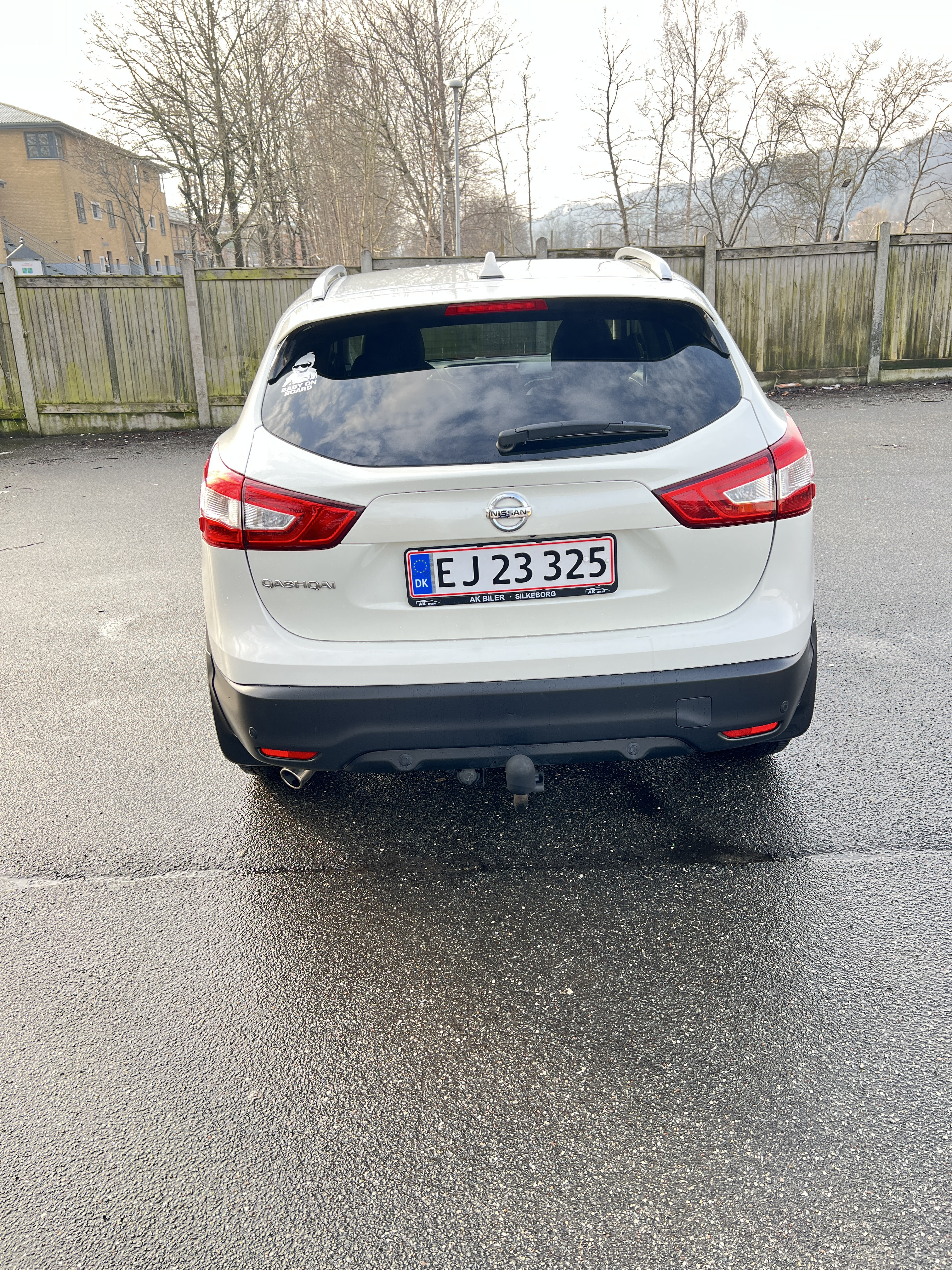 Hvid Nissan Qashqai fra 2016