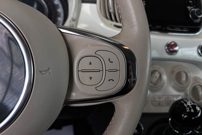 Hvid Fiat 500 fra 2015