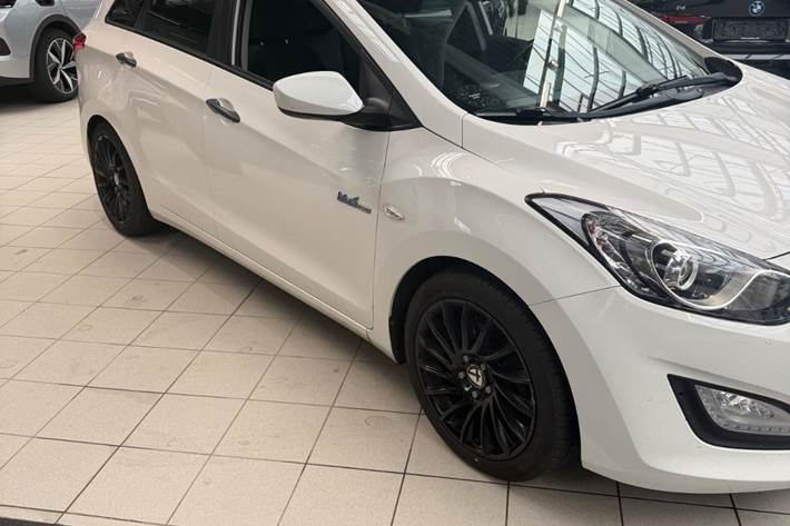 Hvid Hyundai i30 fra 2014