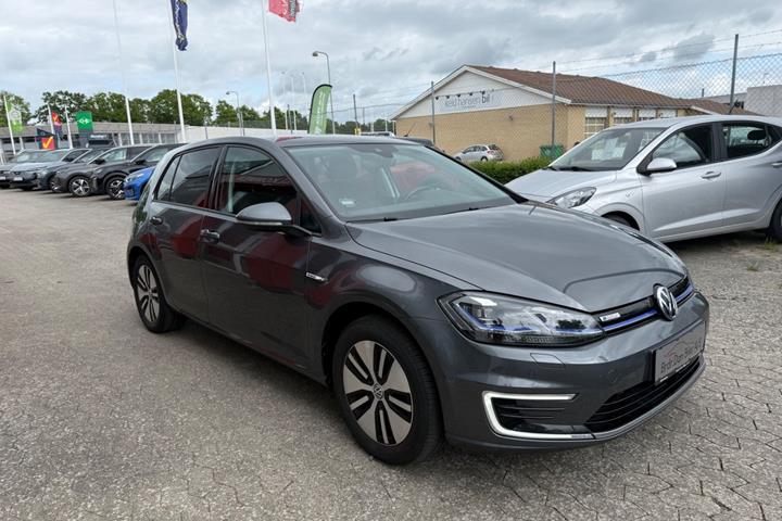 Grå VW e-Golf VII fra 2020