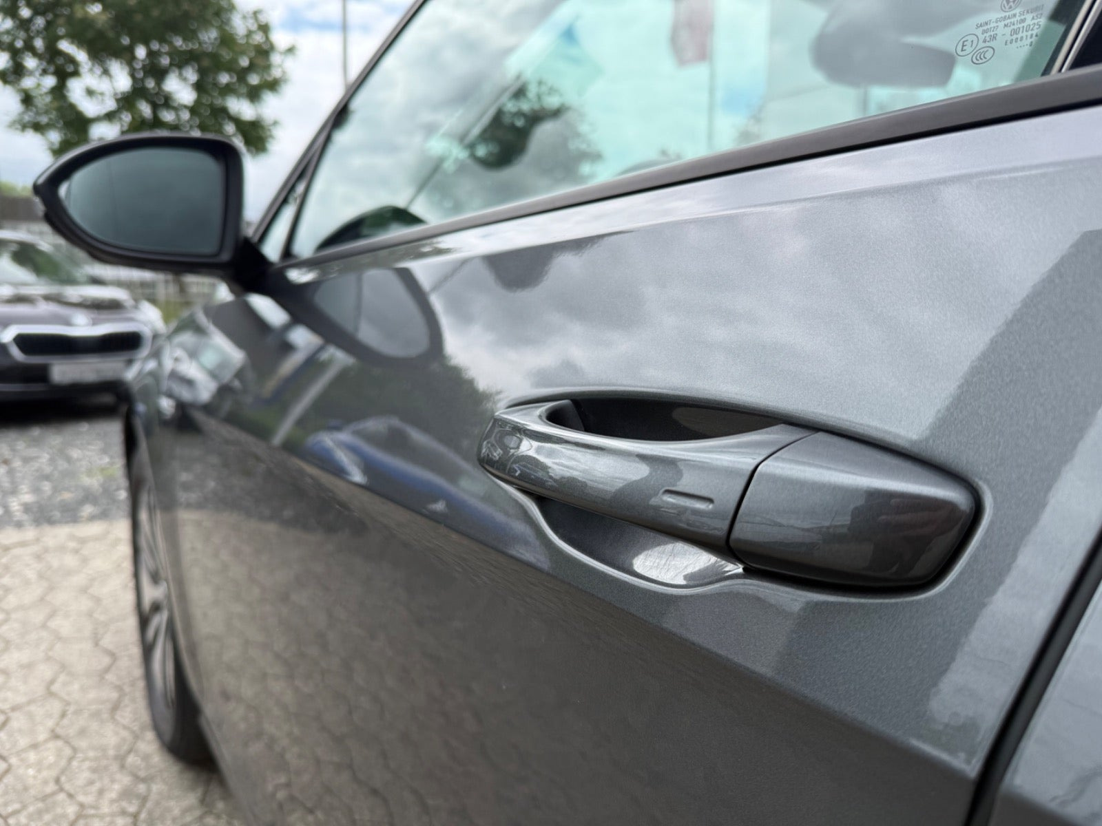 Grå VW e-Golf VII fra 2020