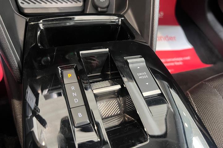 Grå Citroën ë-C4 fra 2025