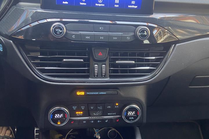 Blå Ford Kuga fra 2020