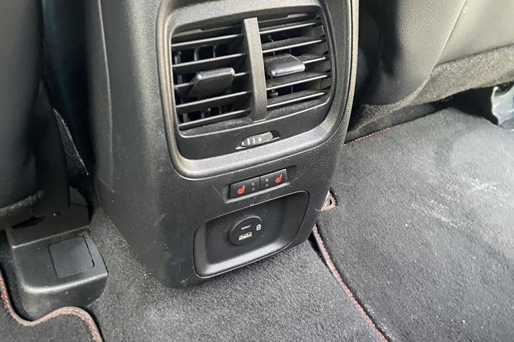 Blå Ford Kuga fra 2020