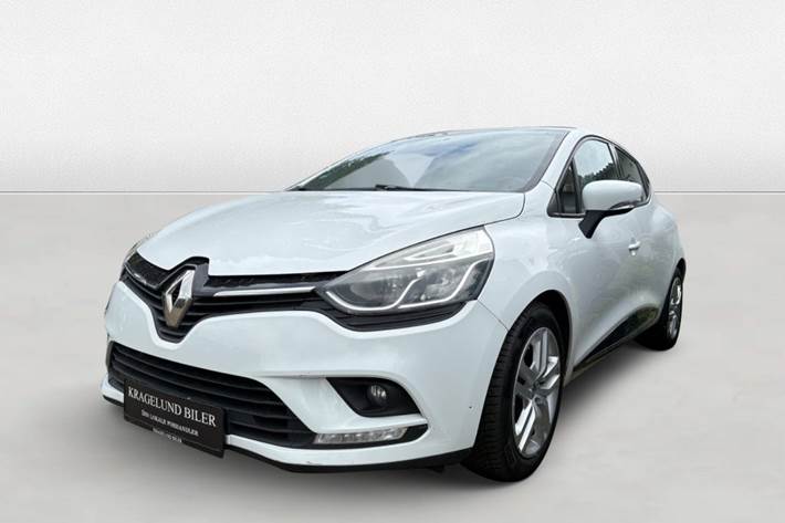 Grøn Renault Clio IV fra 2016 set udefra