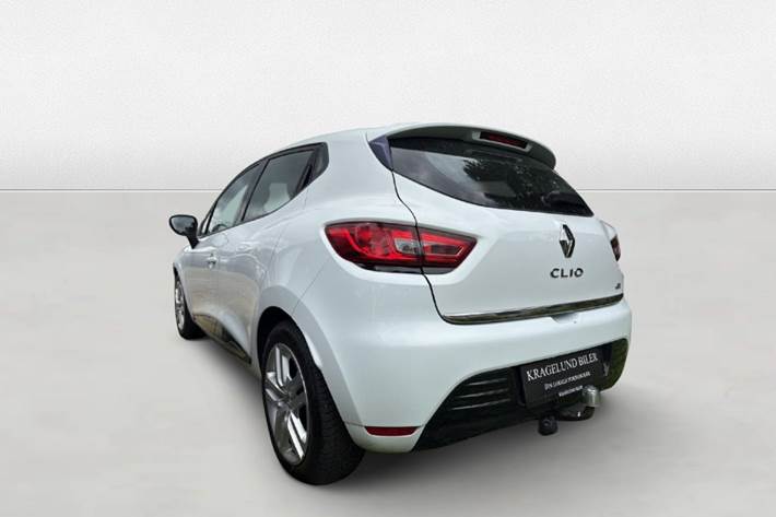 Grøn Renault Clio IV fra 2016