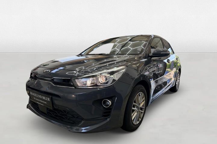 Grøn Kia Rio fra 2021 set udefra