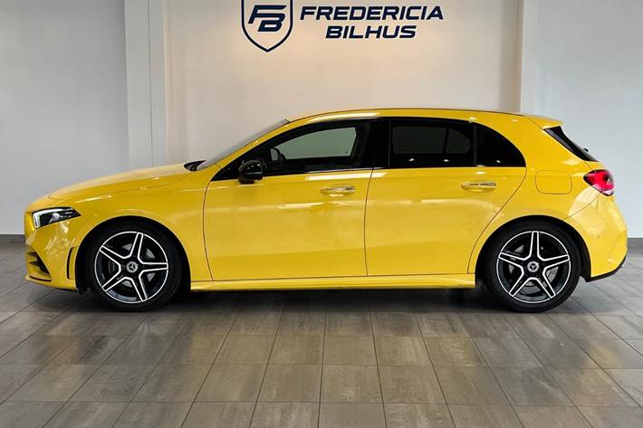 Blå Mercedes A200 fra 2020