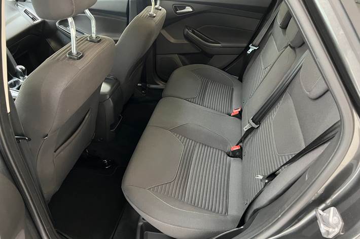 Grå Ford Focus fra 2016
