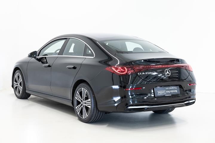 Sort Mercedes CLA250+ fra 2025