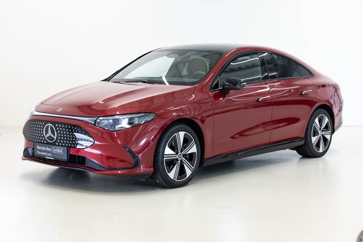 Rød Mercedes CLA250+ fra 2026 set udefra