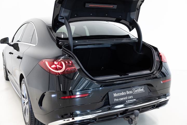Sort Mercedes CLA250+ fra 2025