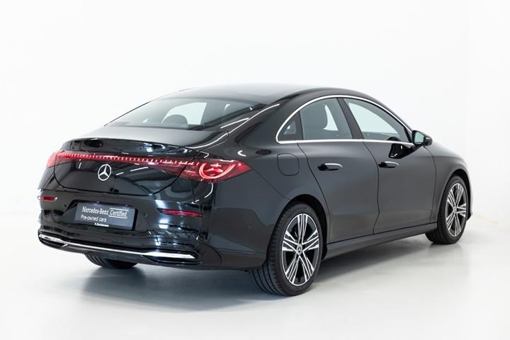 Sort Mercedes CLA250+ fra 2025