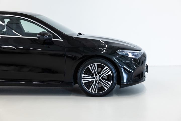 Sort Mercedes CLA250+ fra 2025