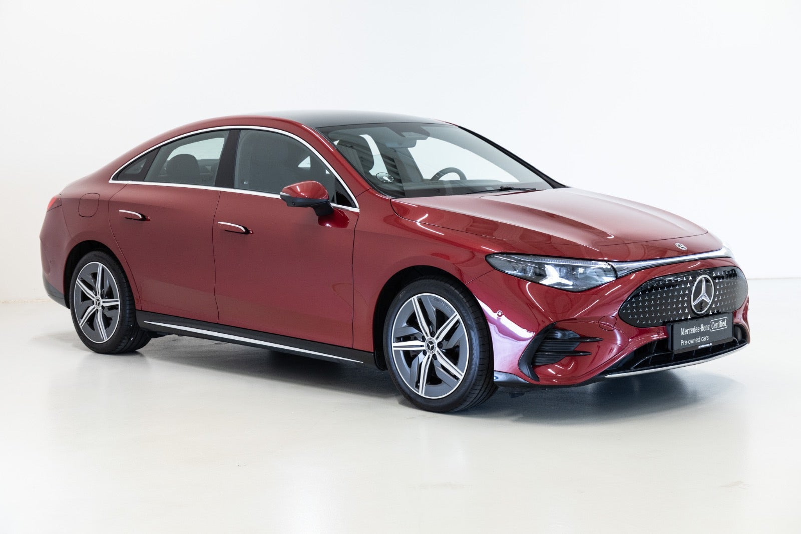 Rød Mercedes CLA250+ fra 2025