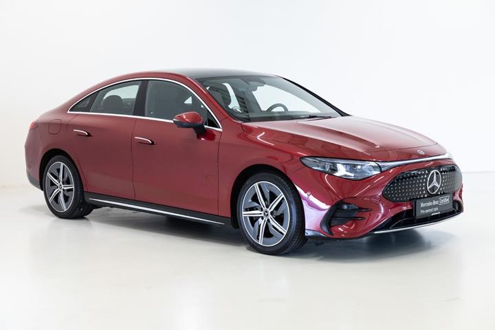 Rød Mercedes CLA250+ fra 2025