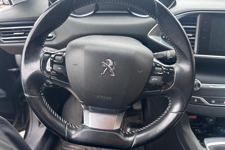 Bronze Peugeot 308 fra 2016