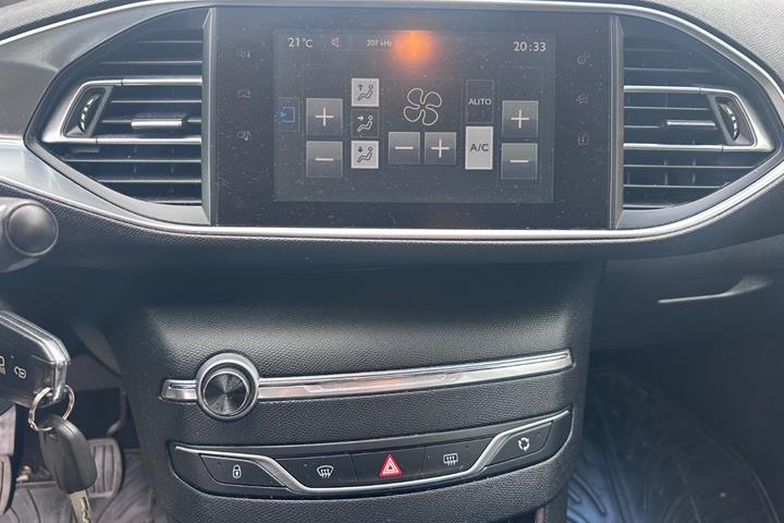 Bronze Peugeot 308 fra 2016