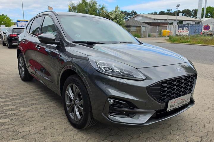 Grå Ford Kuga fra 2023