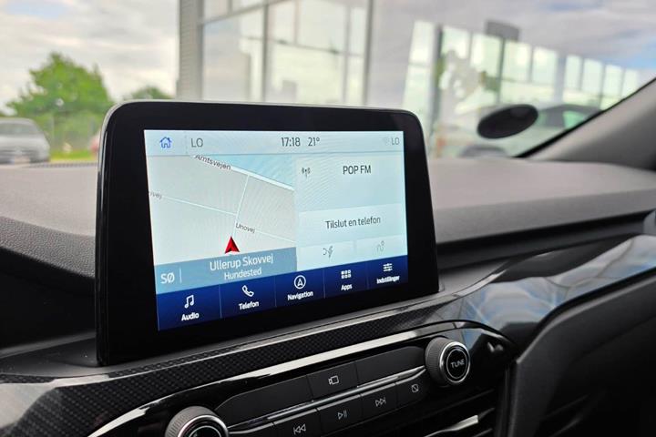 Grå Ford Kuga fra 2023