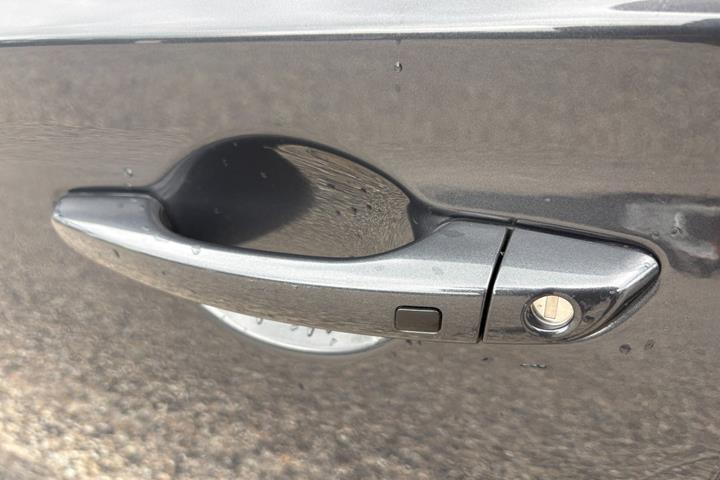 Grå Hyundai i30 fra 2021