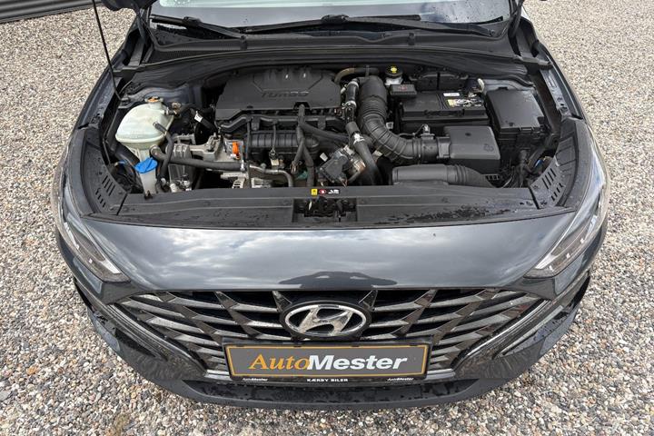 Grå Hyundai i30 fra 2021