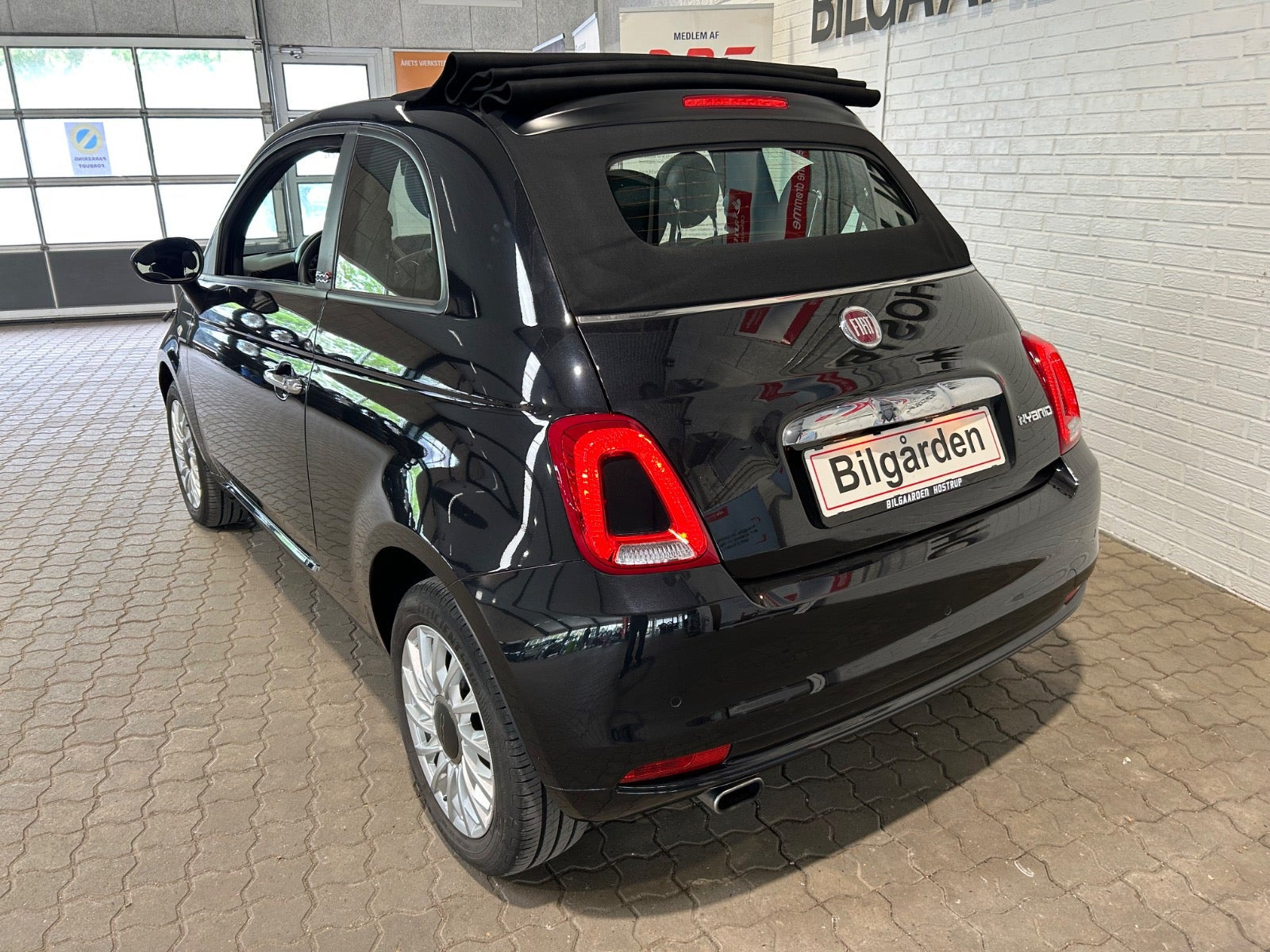 Sort Fiat 500C fra 2020