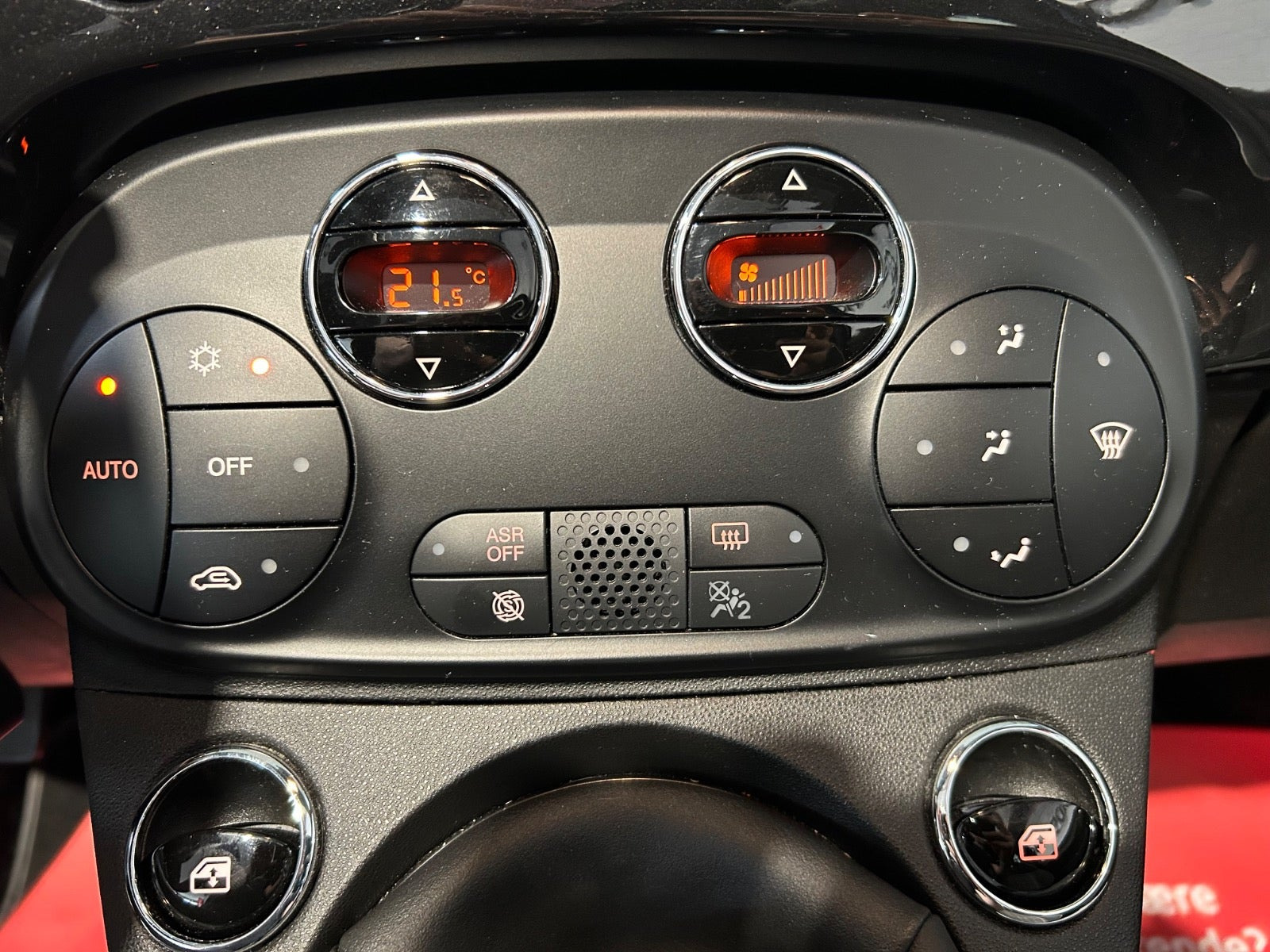 Sort Fiat 500C fra 2020