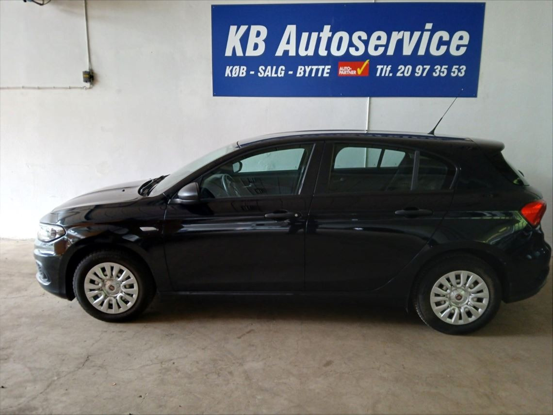 Fiat Tipo 1.4 FIRE Manual, 6-trins, 95ps, 2017