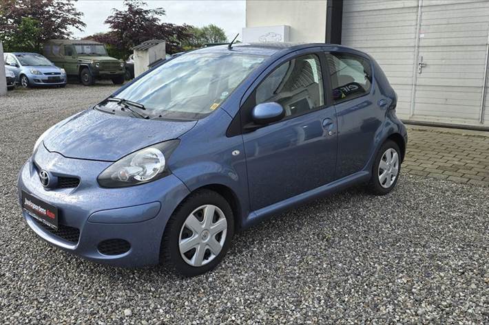 Blå Toyota Aygo fra 2009
