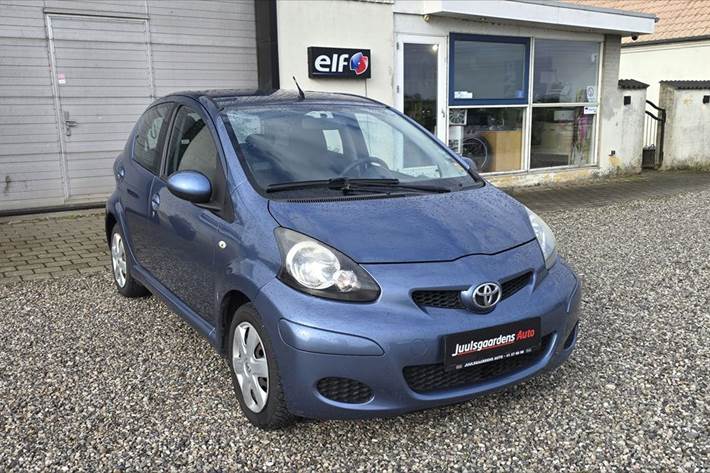 Blå Toyota Aygo fra 2009